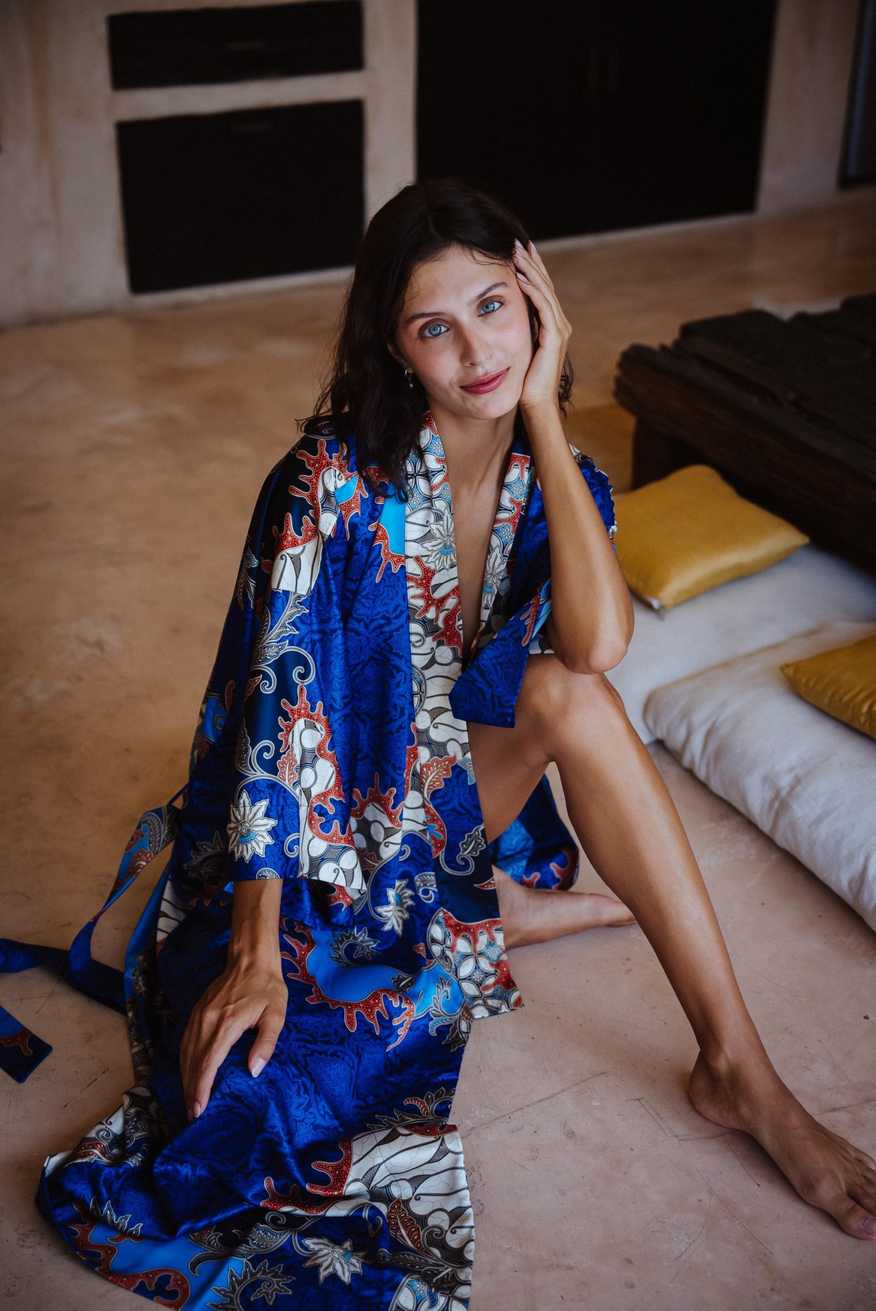Cobalt Blue Crane Floral Satin Kimono Robe - Image 2