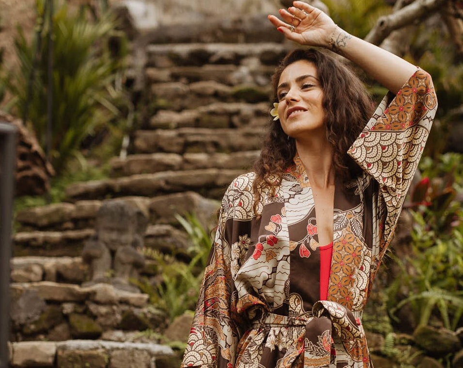 Ivory Black Crane Garden Satin Kimono Robe with Red Trim - Image 3